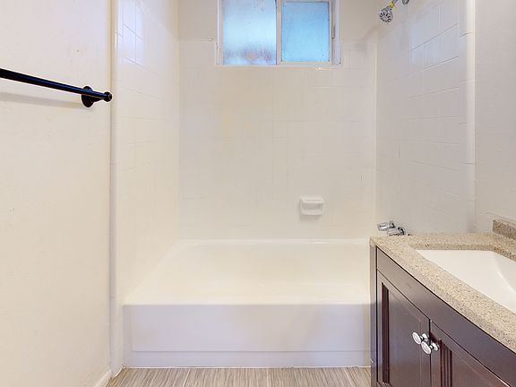5th image of 1558 Bridge St #10700181