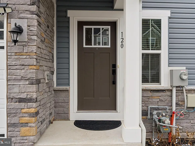 120 Arden Way — Photo 5