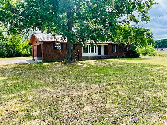 3rd image of 701 Dawn Dr