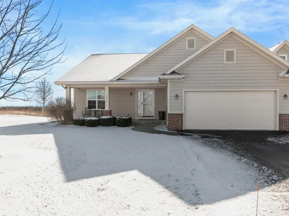 1949 Blue Spruce COURT, Grafton, WI 53024