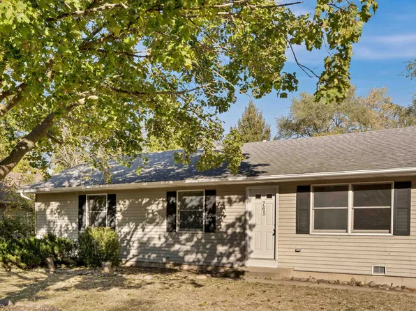 765 N East St, Marengo, IL 60152