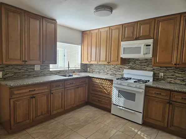 6830 Valmont St, Tujunga, CA 91042