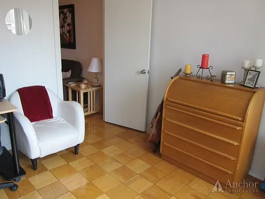 Rented by Anchor Associates | media 29