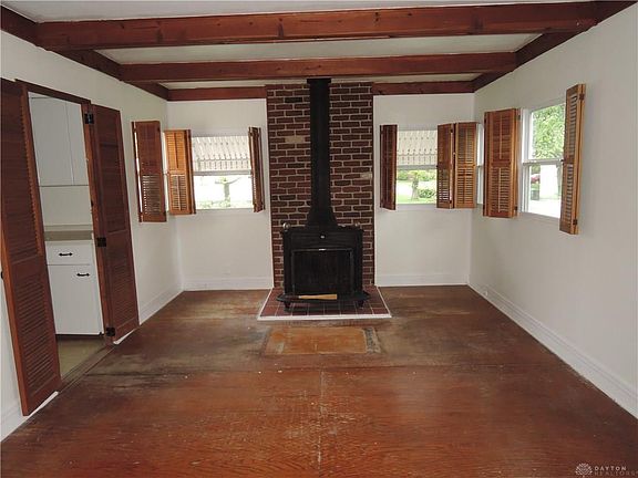 3rd image of 616 Schuyler Dr