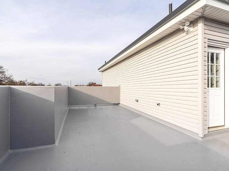 1544 W York St — Photo 28