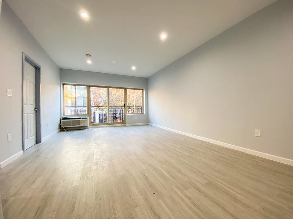 1st image of 165 Stockholm St #3FF