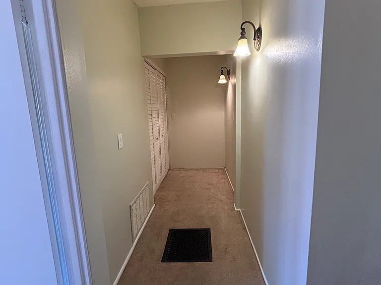 1008 W Micheltorena St #A — Photo 11