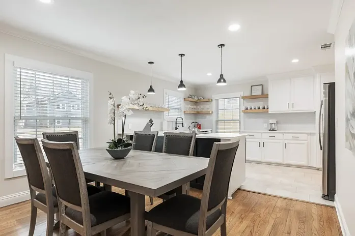 4535 Calmont Ave — Photo 3