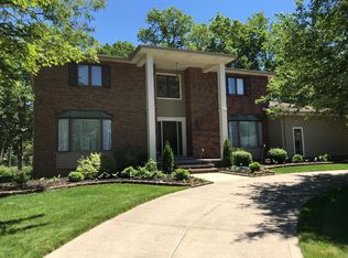 787 Kennelwood Dr, Highland Heights, OH 44143