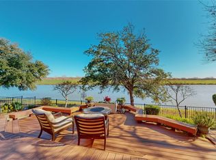 9008 Crown Point Cir, Irving, TX 75063