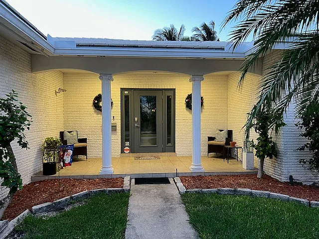 541 NE 26th Ave