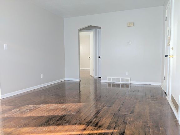 3rd image of 1302 N 49th Ave APT 3