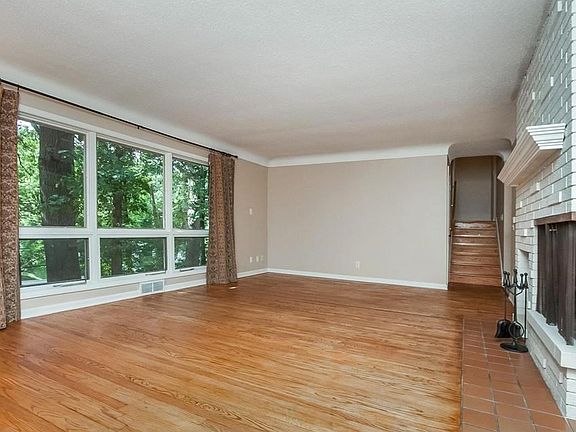 5th image of 1317 Norwood Dr SE