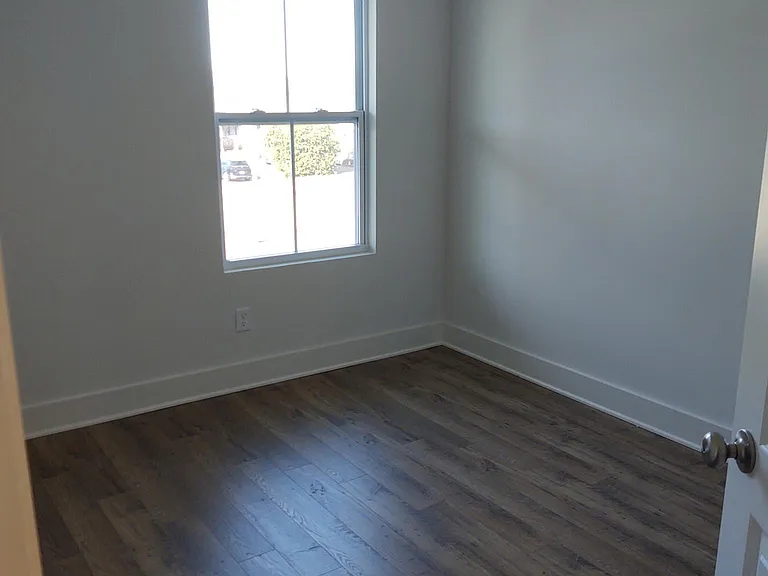 1664 S Watkins St — Photo 18