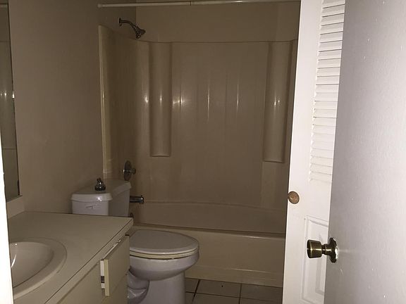 5th image of 10736 Banyantree Ln