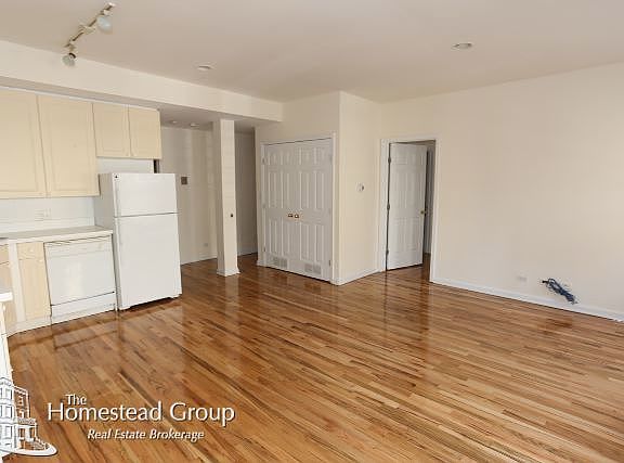 5th image of 917 W Dakin St APT 0302