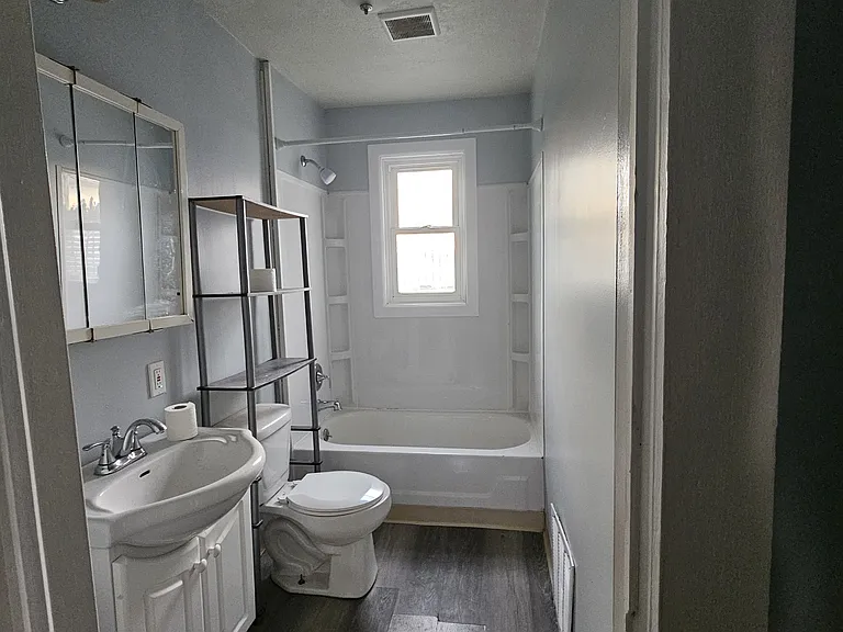 315 W Thomas St — Photo 7