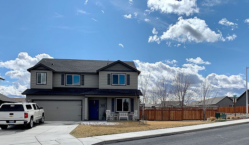 1st image of 2756 Ne 6th Dr.