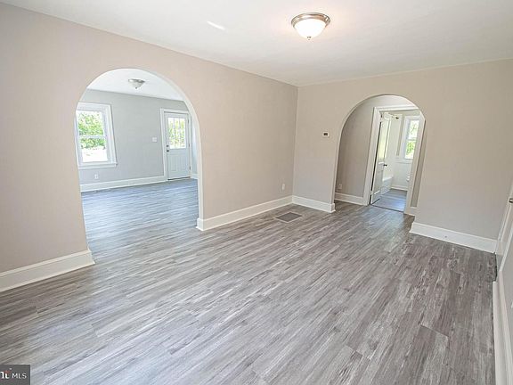4th image of 34357 Cayuga Dr