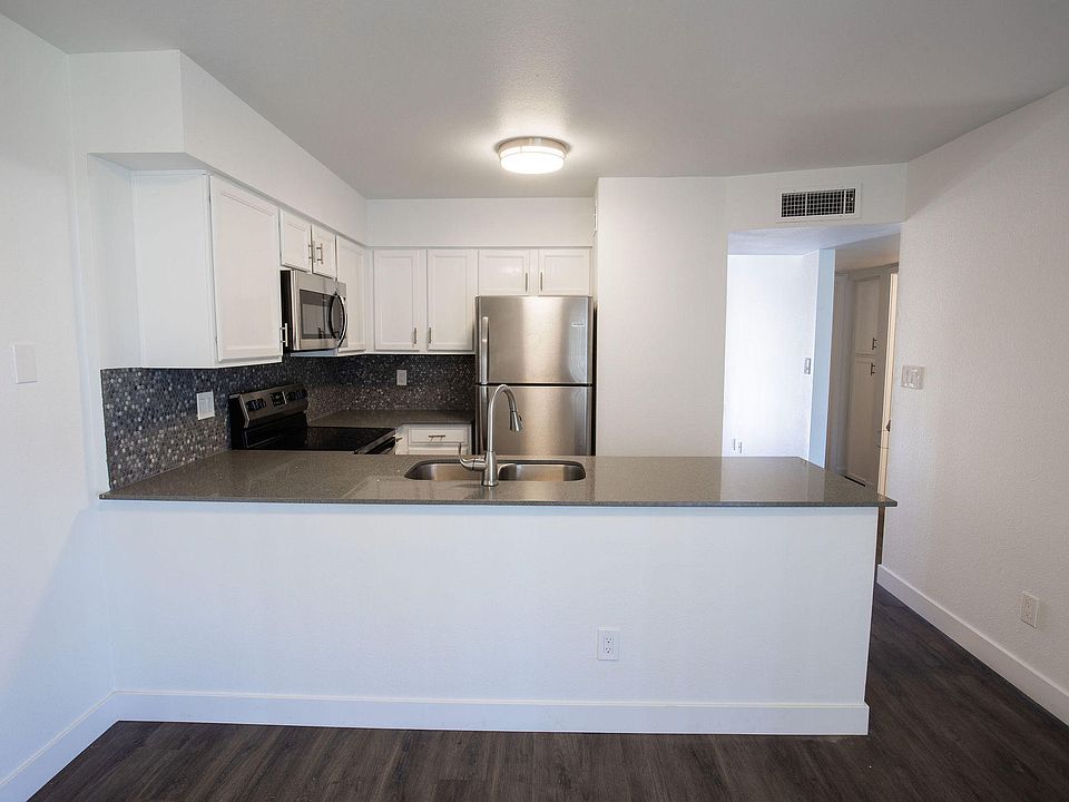 1st image of 524 S Stapley Dr APT 2