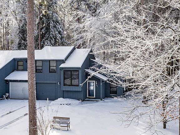 2nd image of 14 Arrow Wood Pl