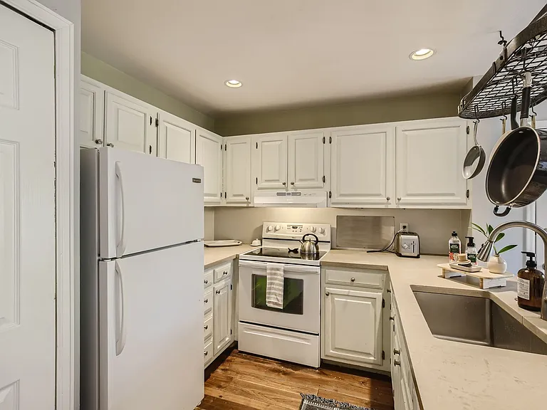 2113 Walnut St #9B — Photo 13