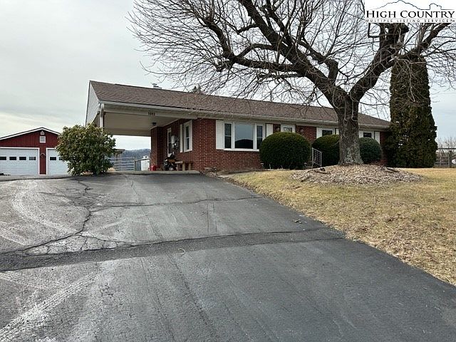 1st image of 1083 Comers Rock Rd. Road