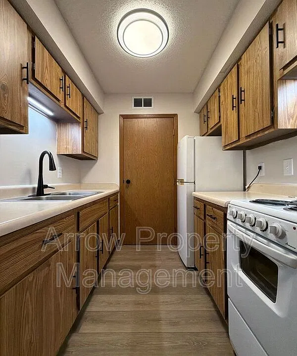 455 Lincoln St #3