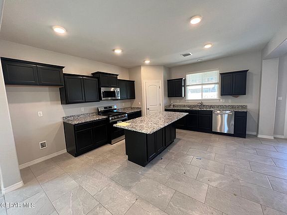 5th image of 10709 Tony Dorsett Dr