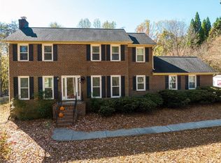 5060 Commodore Ln, Walnut Cove, NC 27052