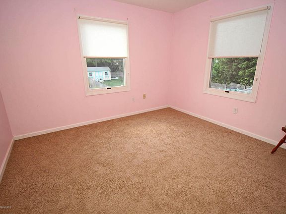5th image of 915 Borden Ave