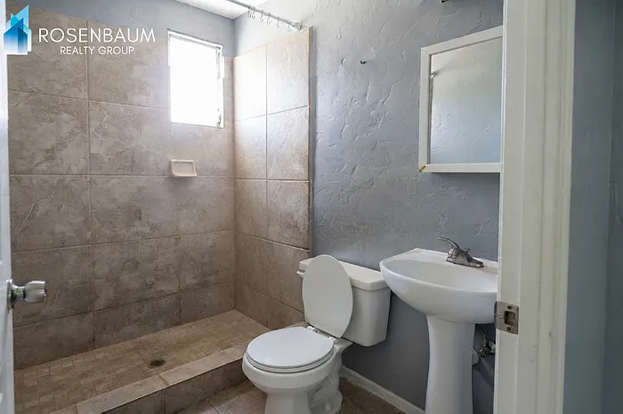 2525 N Alvernon Way #F6 — Photo 8