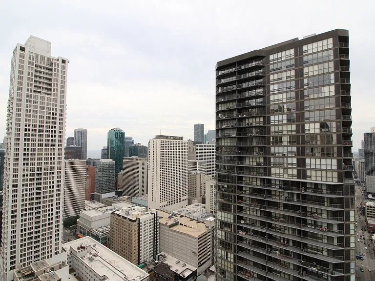 2 E Erie St #1901 — Photo 26