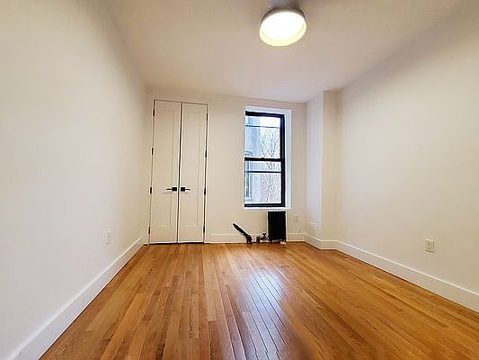 5th image of 740 Park Pl #2A