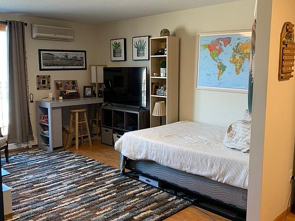 3rd image of 2050 Saint Clair Ave #4E
