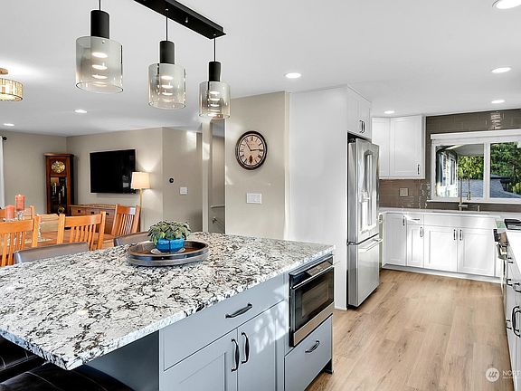 3rd image of 14216 NE 74th Street