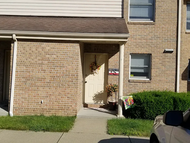 49 Alderman Dr #27 — Photo 1