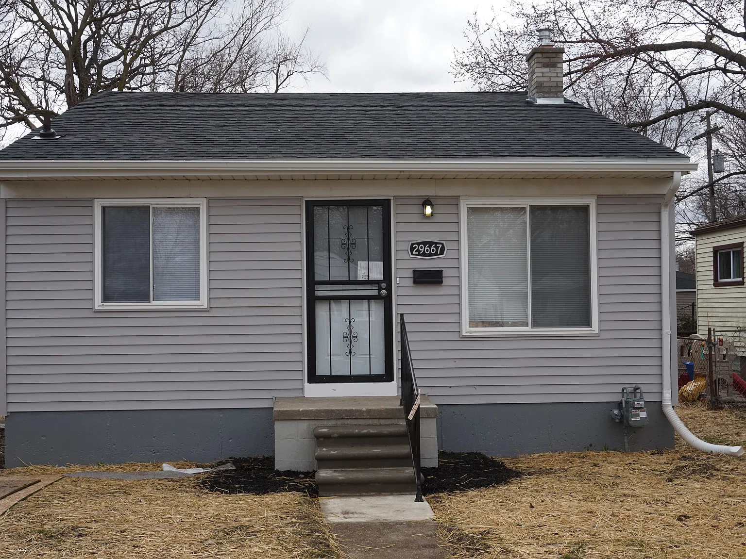 3 bed, 833 sqft, $1,450 — Photo 1