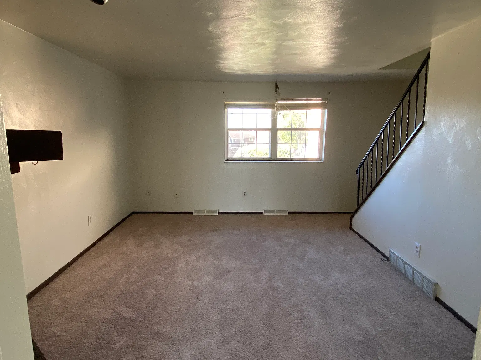2 bed, 1000 sqft, $1,100 — Photo 4