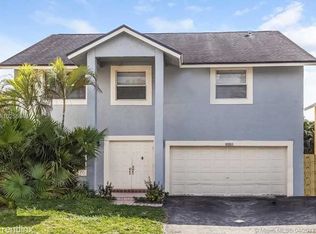 9560 SW 11th St, Pembroke Pines, FL 33025