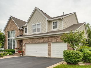 1615 Natures Way, Lindenhurst, IL 60046