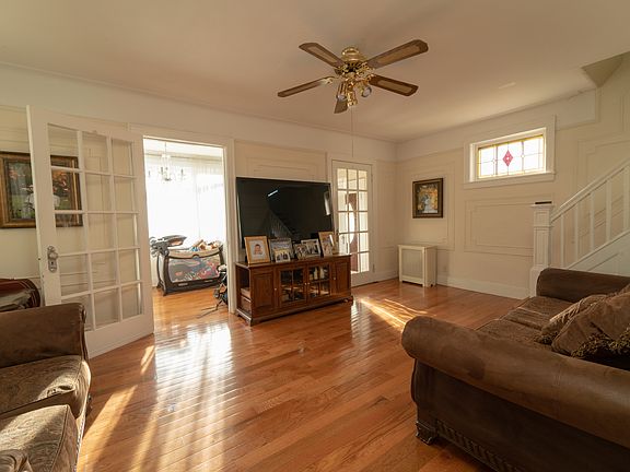 4th image of 4843 206th St