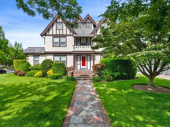 33-82 159 Street, Flushing, NY 11358