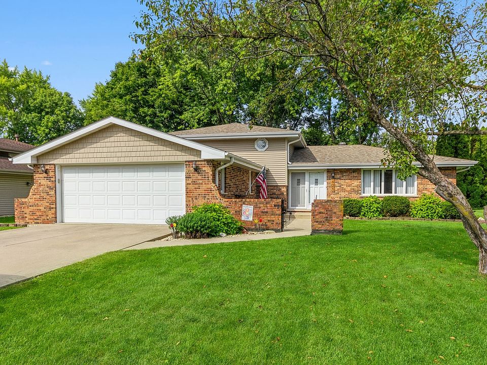 1st image of 625 Shorewood Dr
