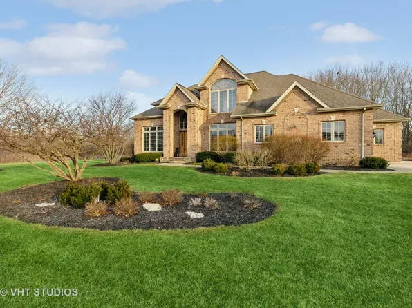 14099 W Pratum Terra Dr, Wadsworth, IL 60083