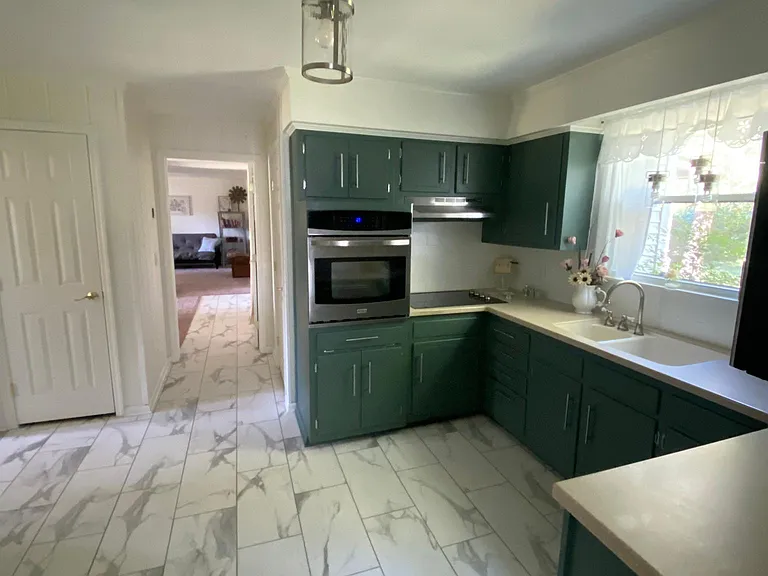 770 Vanderbilt Rd — Photo 3