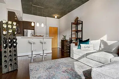 2 bed, 777 sqft, $3,195 — Photo 4
