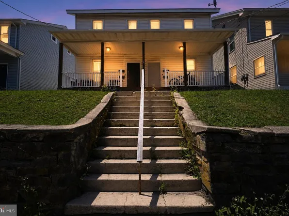 274 S 1st St, Lehighton Borough, PA 18235