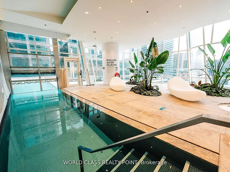 1 Bloor St E #1511 — Photo 22