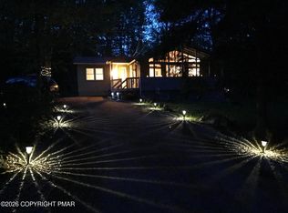 319 Namanock Dr, Pocono Lake, PA 18347